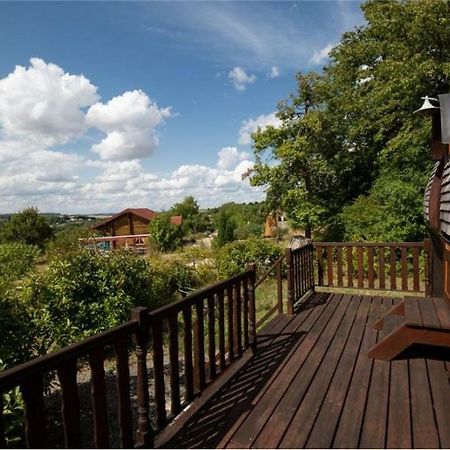 Le Chalet Du Chemin Et Sa Roulotte Berviller-en-Moselle Екстериор снимка