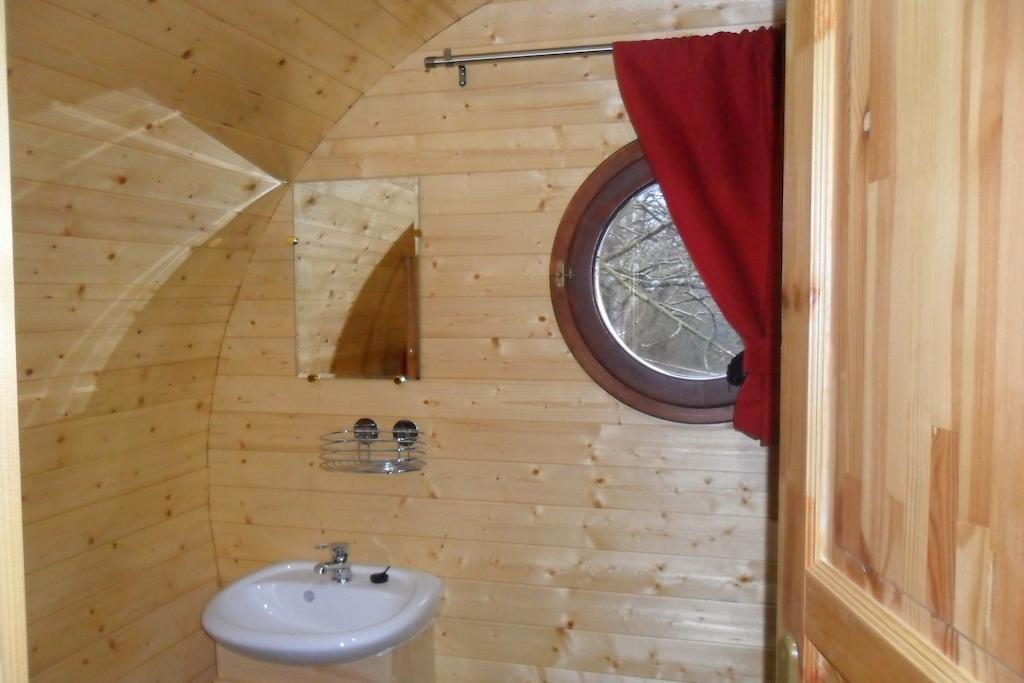 Le Chalet Du Chemin Et Sa Roulotte Berviller-en-Moselle Екстериор снимка
