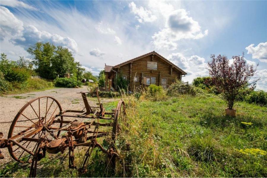 Le Chalet Du Chemin Et Sa Roulotte Berviller-en-Moselle Екстериор снимка